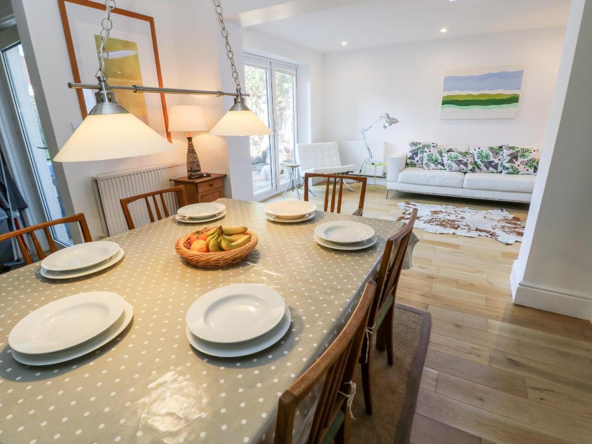 Villa Dovedale à Ryde  Extérieur photo